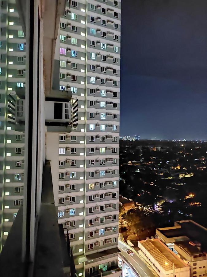 The Beacon Makati Aparthotel Манила Екстериор снимка