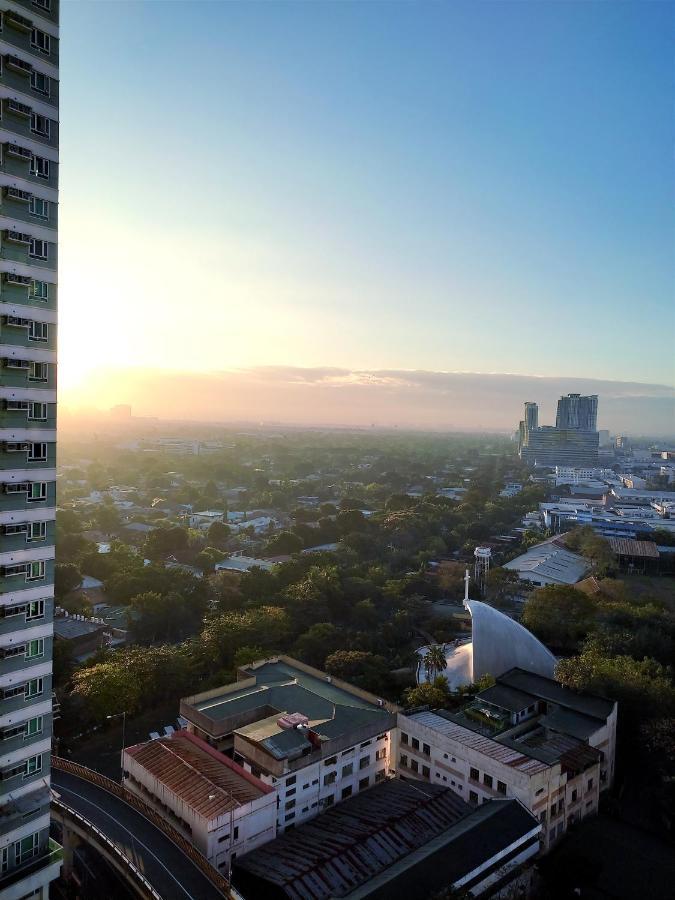 The Beacon Makati Aparthotel Манила Екстериор снимка