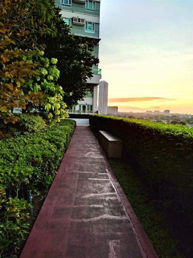 The Beacon Makati Aparthotel Манила Екстериор снимка